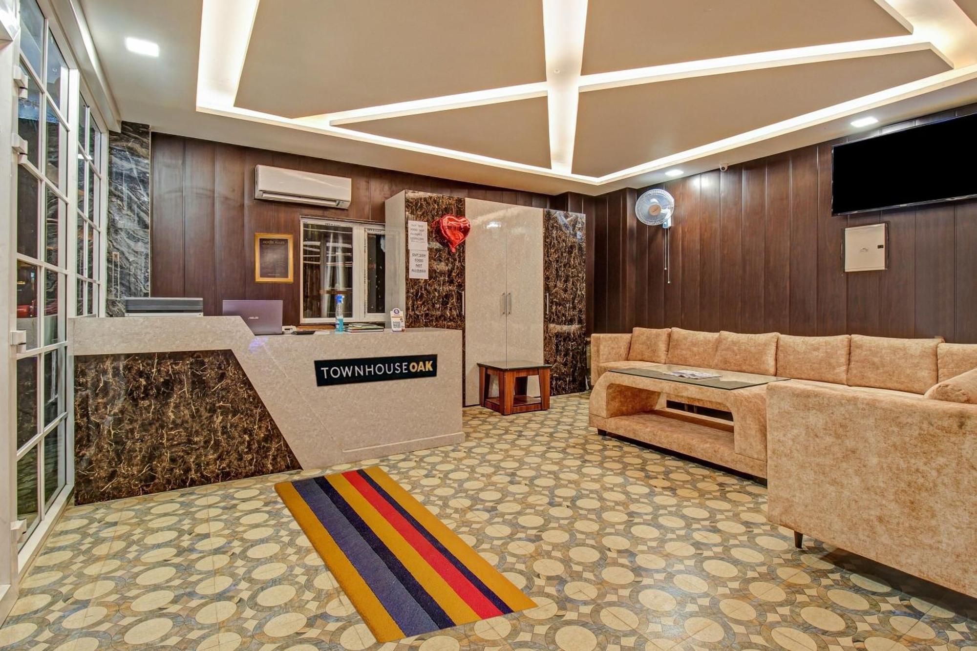 לקנאו Townhouse Oak Vs Shivanya מראה חיצוני תמונה